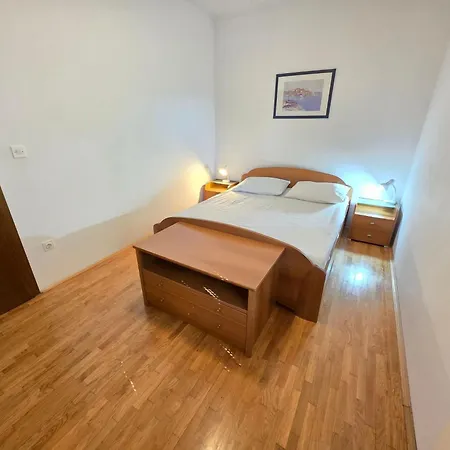Apartament Fuer 4-5 Personen Mit Terrasse By Interhome *