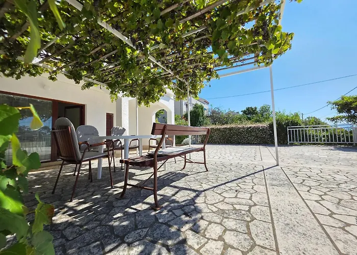 Fuer 4-5 Personen Mit Terrasse By Interhome *