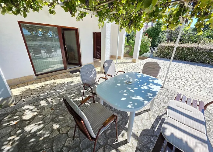 Fuer 4-5 Personen Mit Terrasse By Interhome Apartament
