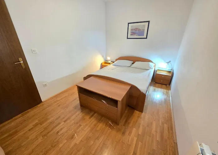 Apartament Fuer 4-5 Personen Mit Terrasse By Interhome *